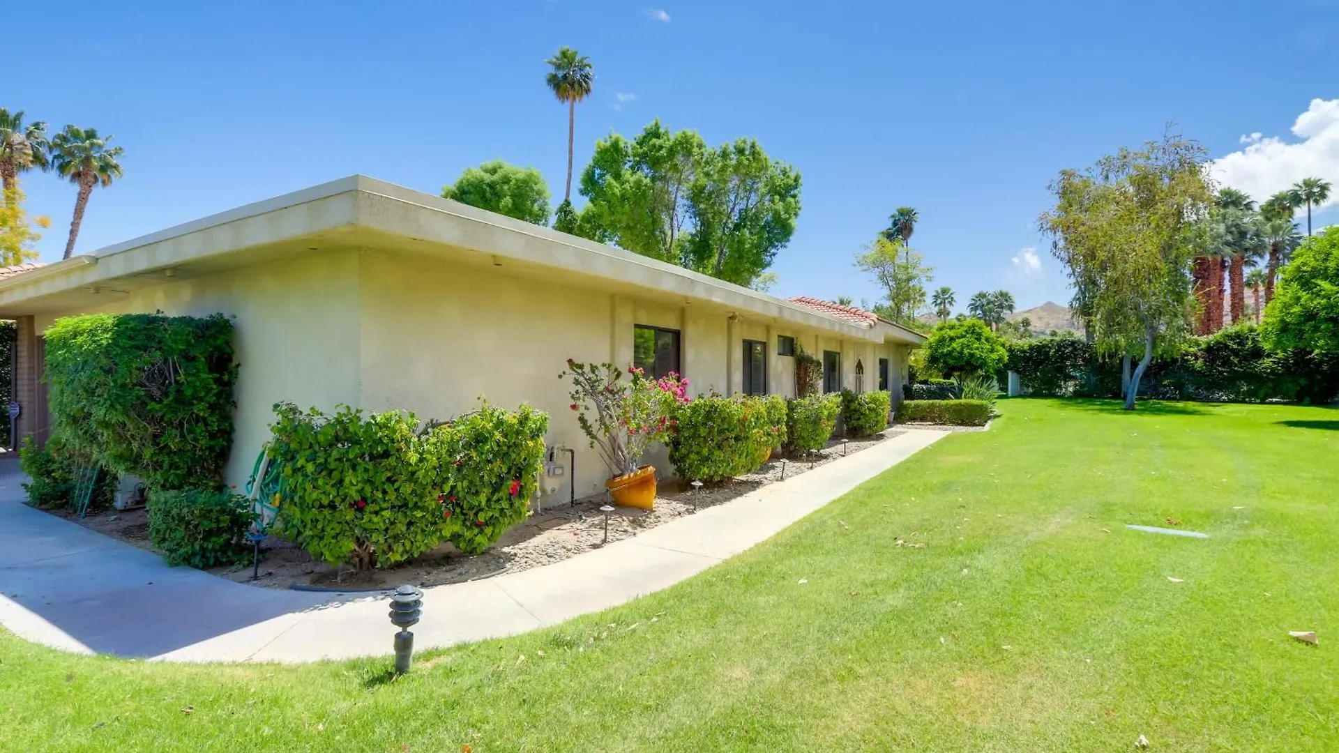 Ferienwohnung Sunny Palm Springs Haven Fenced Patio, 6 Pools! 0*,