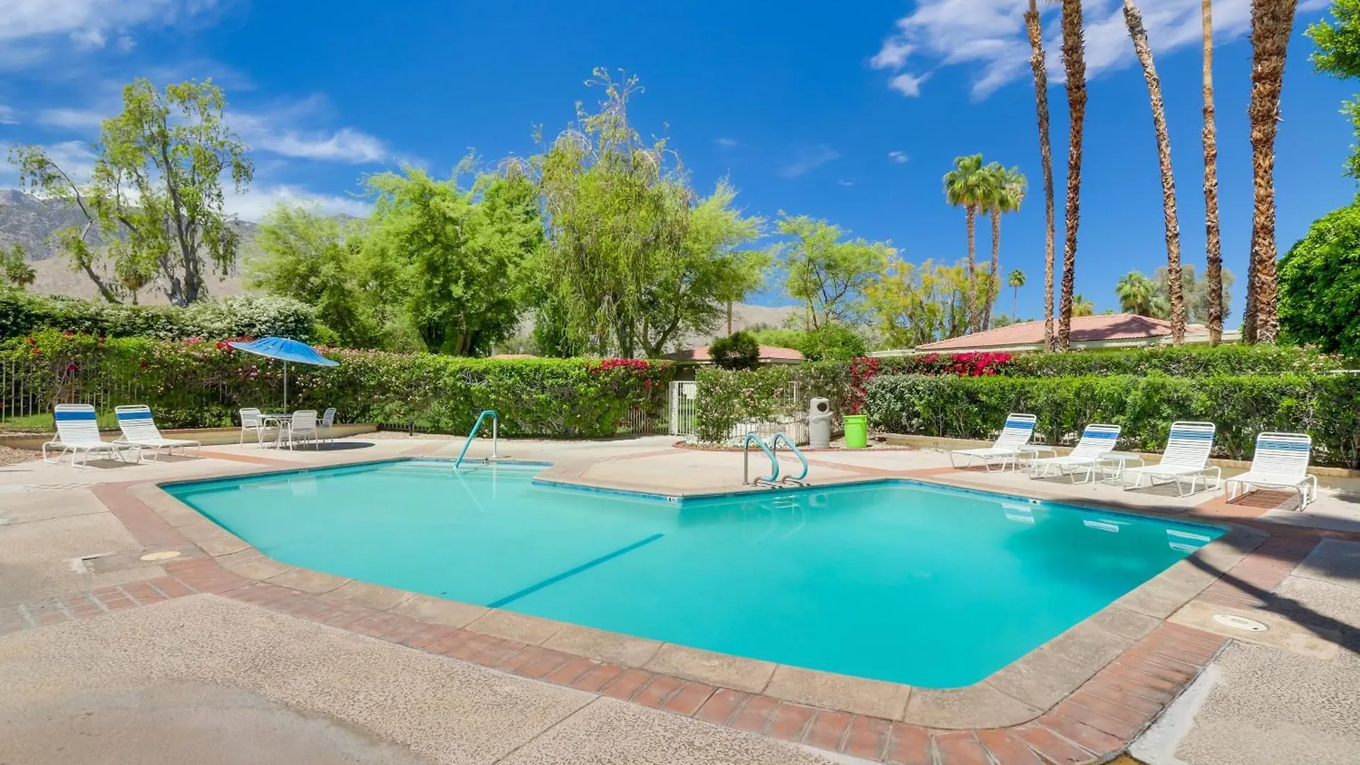 Ferienwohnung Sunny Palm Springs Haven Fenced Patio, 6 Pools! USA